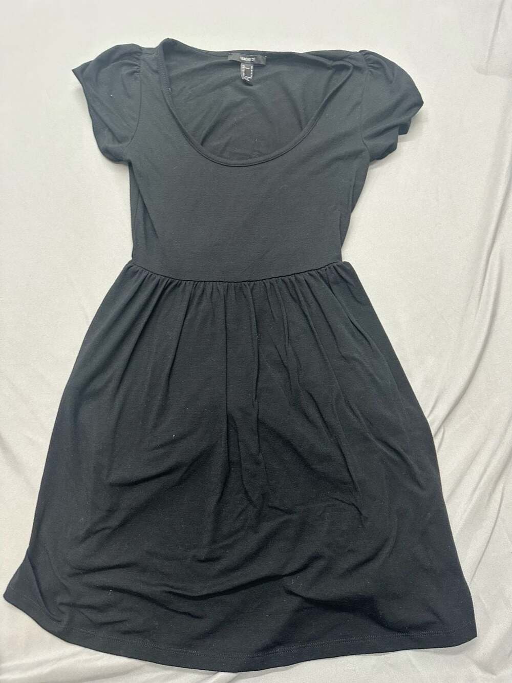 Forever 21 Black Short Sleeve Scoop Neck Skater Dress Size S